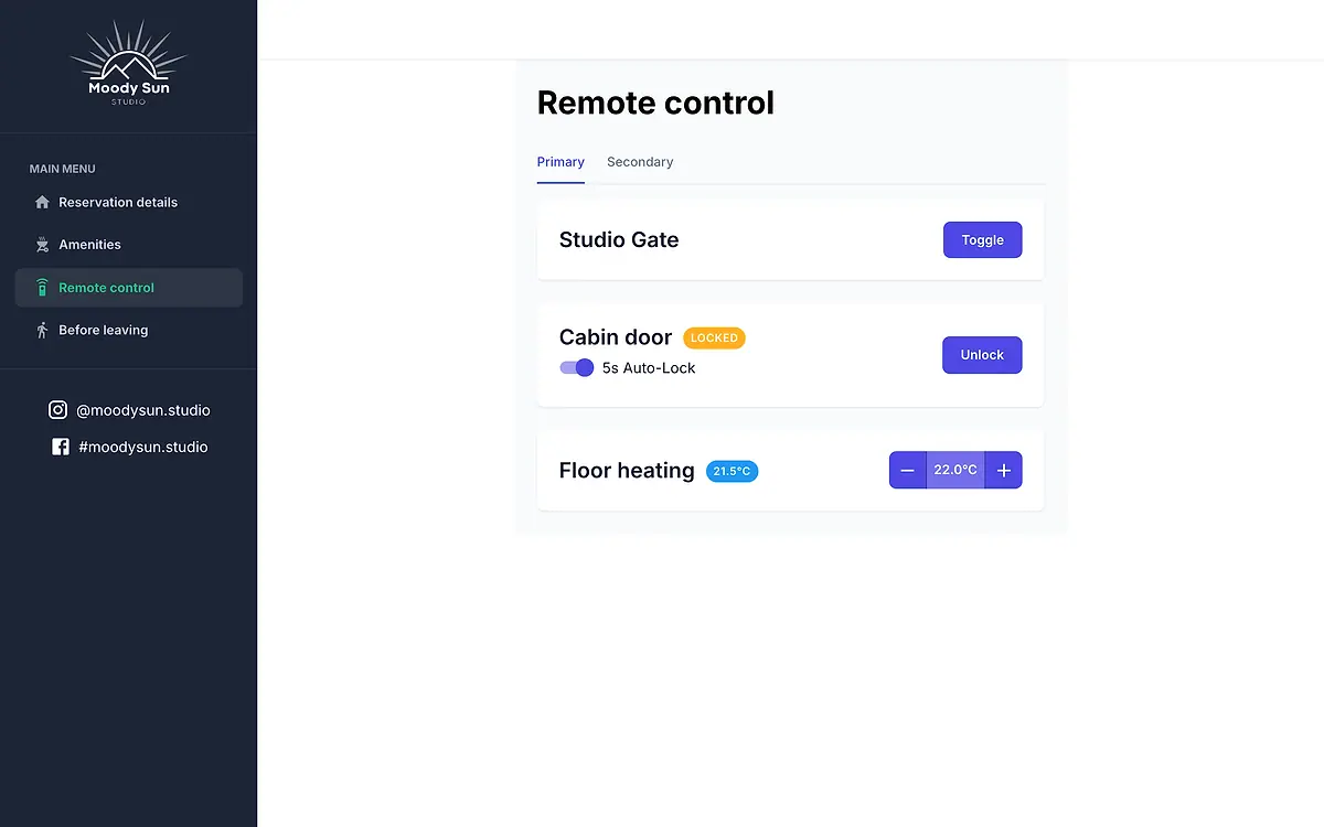 The guest remote control: gate toggle, cabin door lock and floor heating
